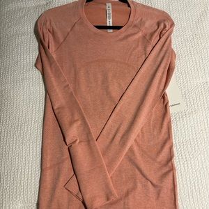 Lulu Lemon Swiftly Tech 2.0 long sleeve